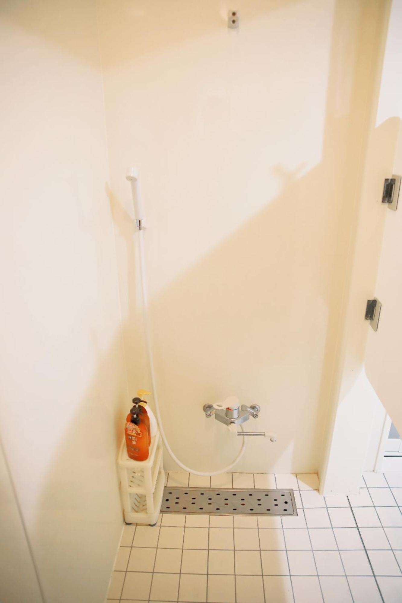 Guesthouse Atelier Ten 民泊アトリエ天 Ōsaka Eksteriør bilde