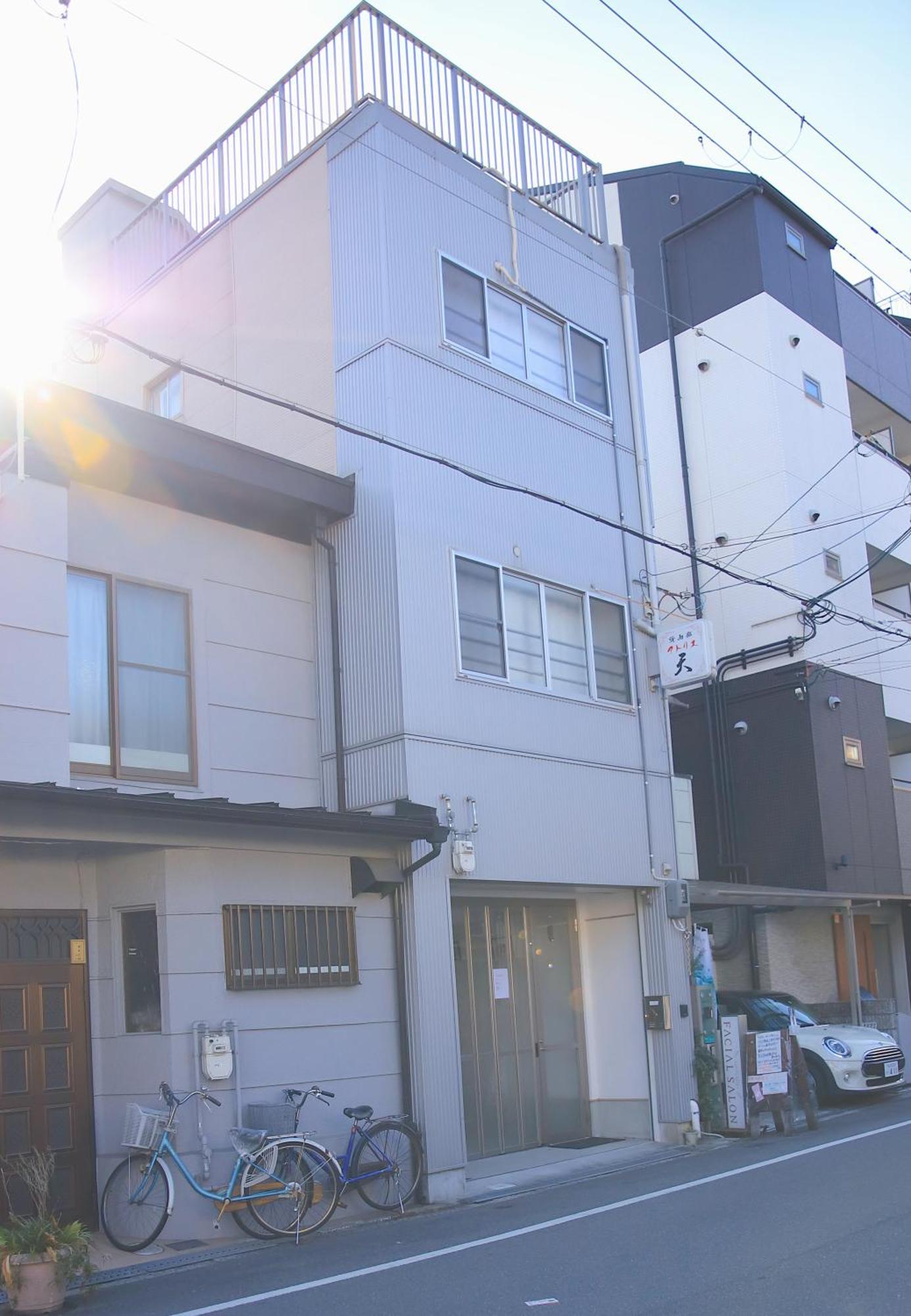 Guesthouse Atelier Ten 民泊アトリエ天 Ōsaka Eksteriør bilde
